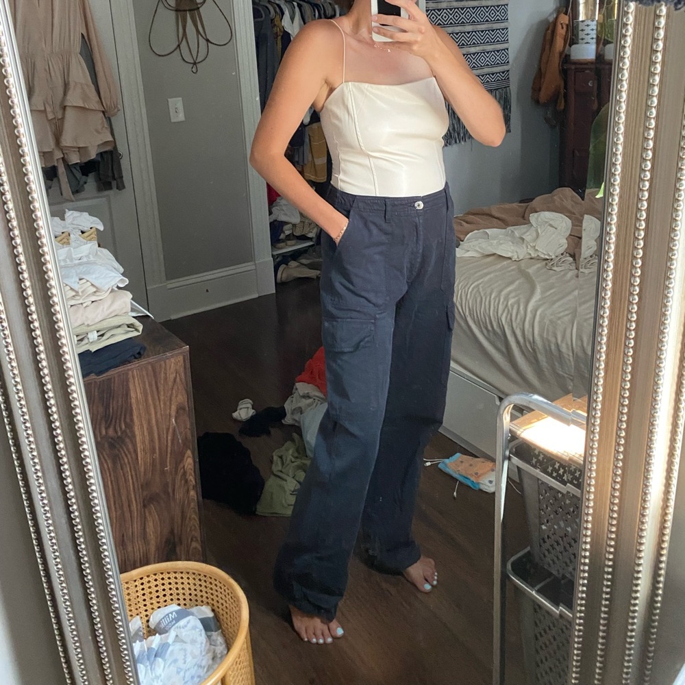 The cutest Navy Zara Cargo Pants